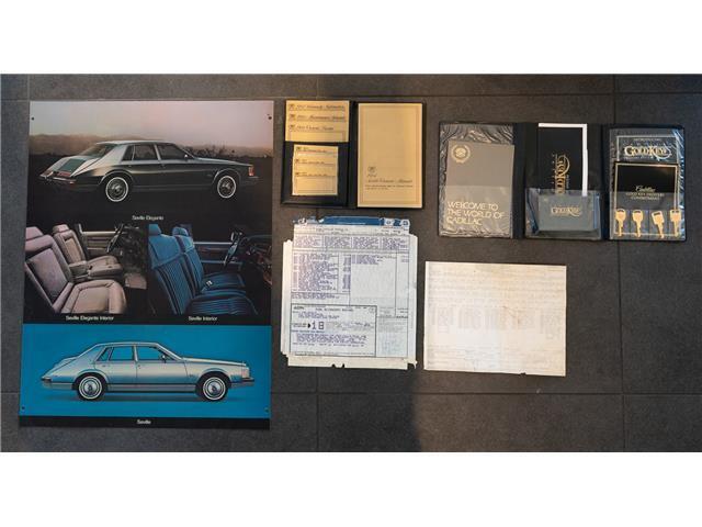 Cadillac-Seville-1984-Sedan-22