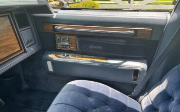 Cadillac-Seville-1984-Sedan-24