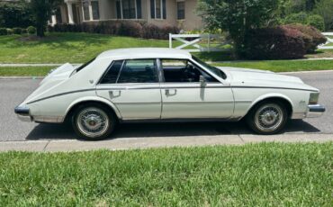 Cadillac-Seville-1984-Sedan-3