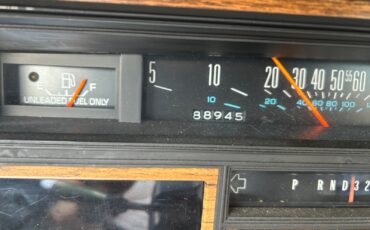 Cadillac-Seville-1984-Sedan-32