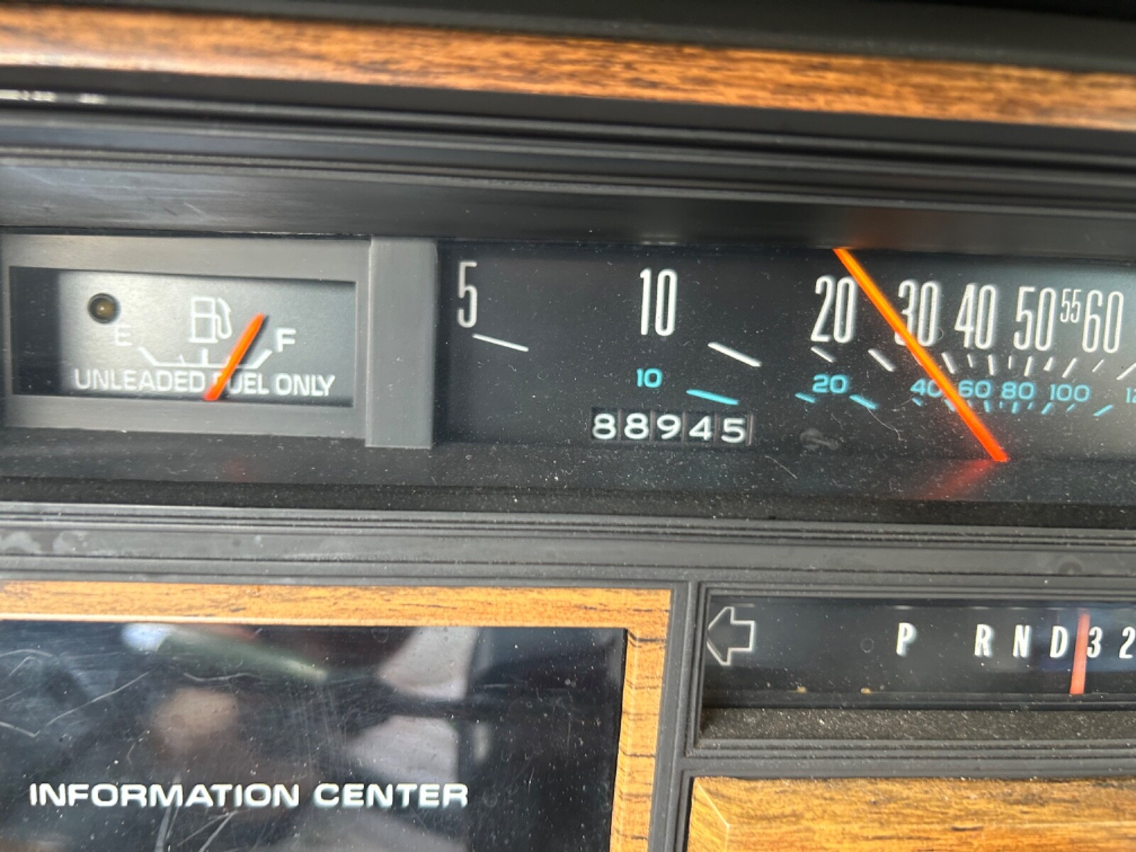 Cadillac-Seville-1984-Sedan-32