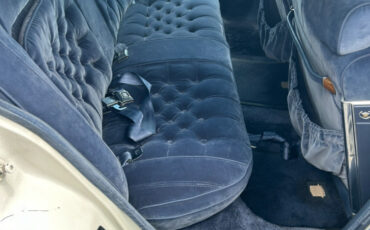 Cadillac-Seville-1984-Sedan-33
