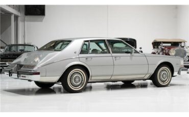 Cadillac-Seville-1984-Sedan-4
