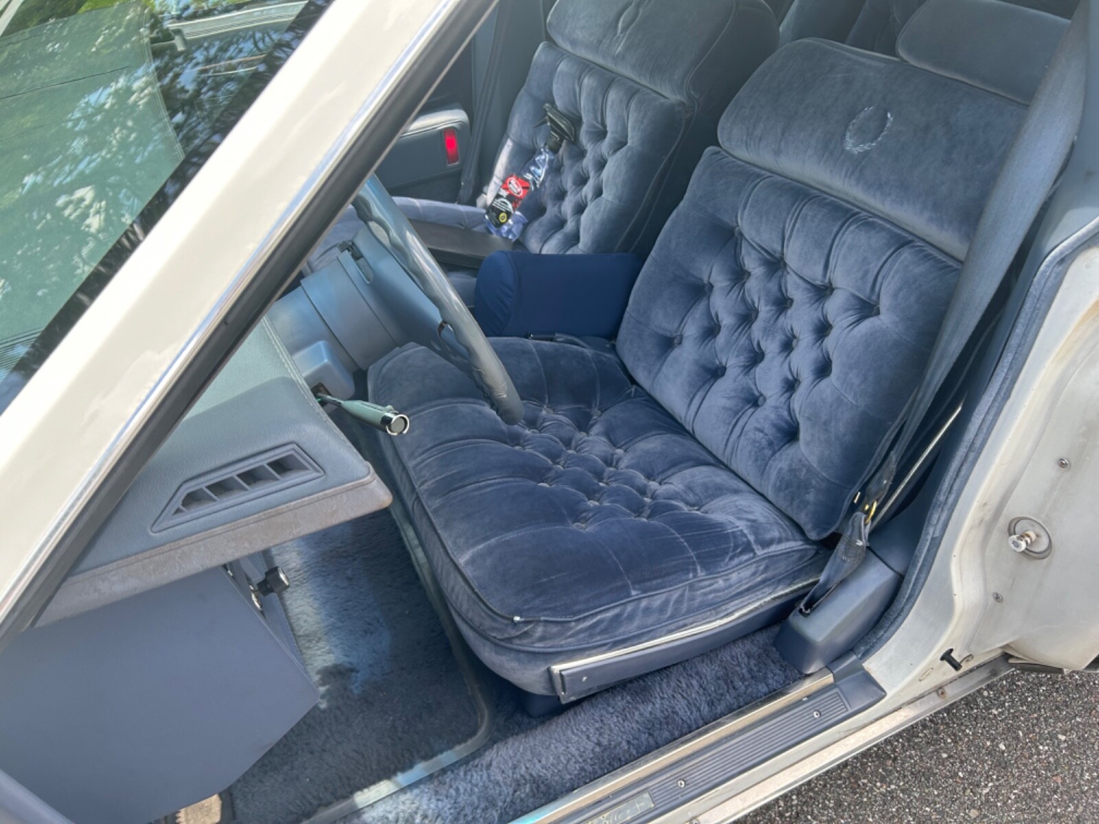 Cadillac-Seville-1984-Sedan-5