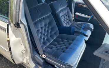 Cadillac-Seville-1984-Sedan-6