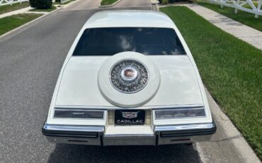 Cadillac-Seville-1984-Sedan-8