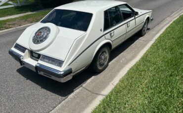Cadillac-Seville-1984-Sedan-9