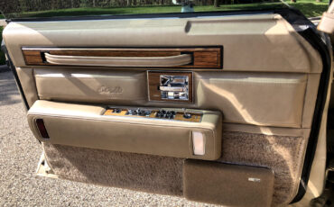 Cadillac-Seville-1985-Sedan-11