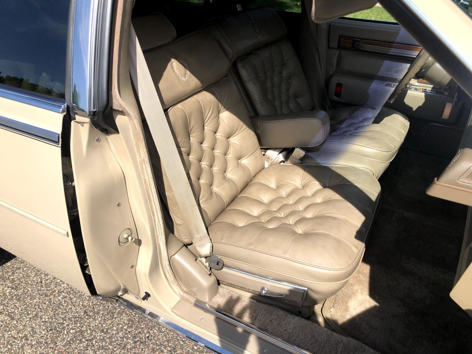 Cadillac-Seville-1985-Sedan-18