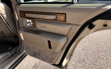Cadillac-Seville-1985-Sedan-20