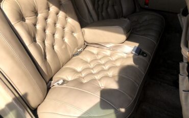 Cadillac-Seville-1985-Sedan-21