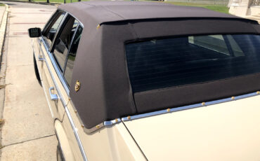 Cadillac-Seville-1985-Sedan-29