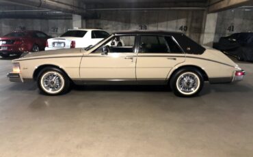 Cadillac-Seville-1985-Sedan-3