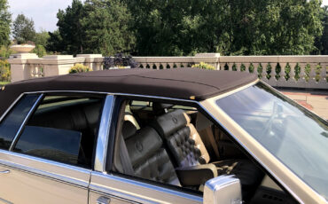 Cadillac-Seville-1985-Sedan-32
