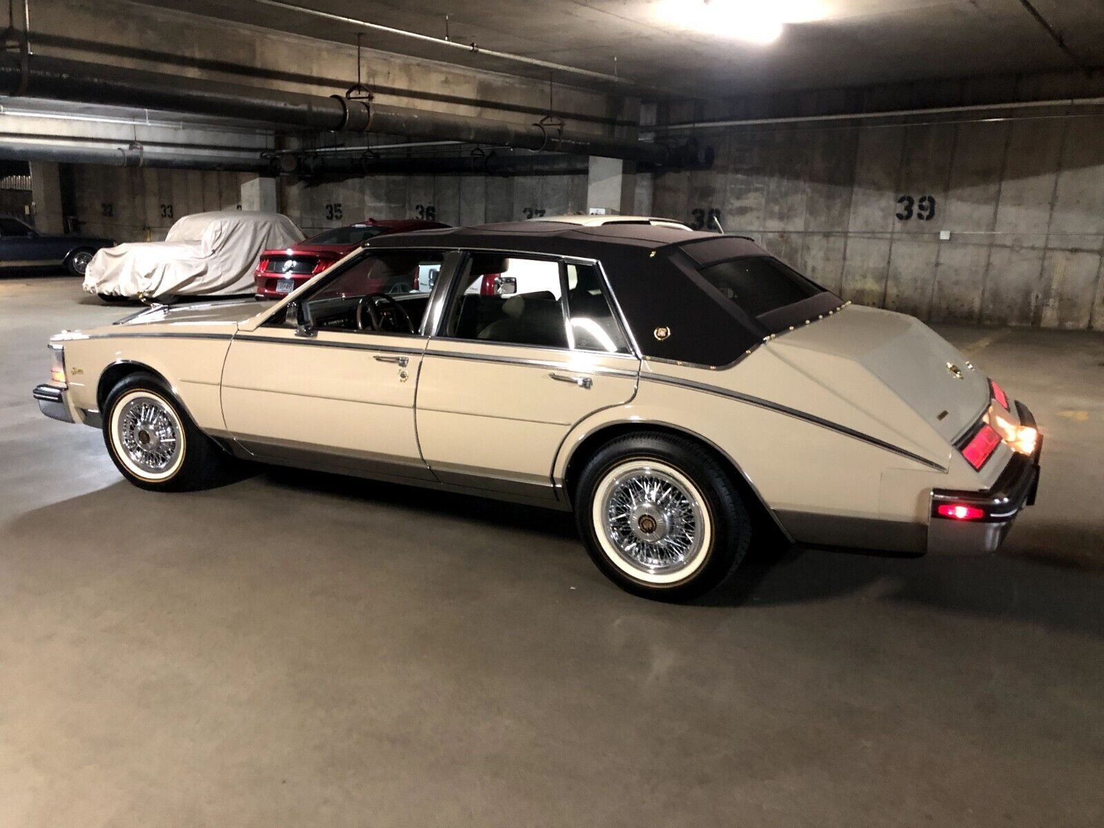 Cadillac-Seville-1985-Sedan-4