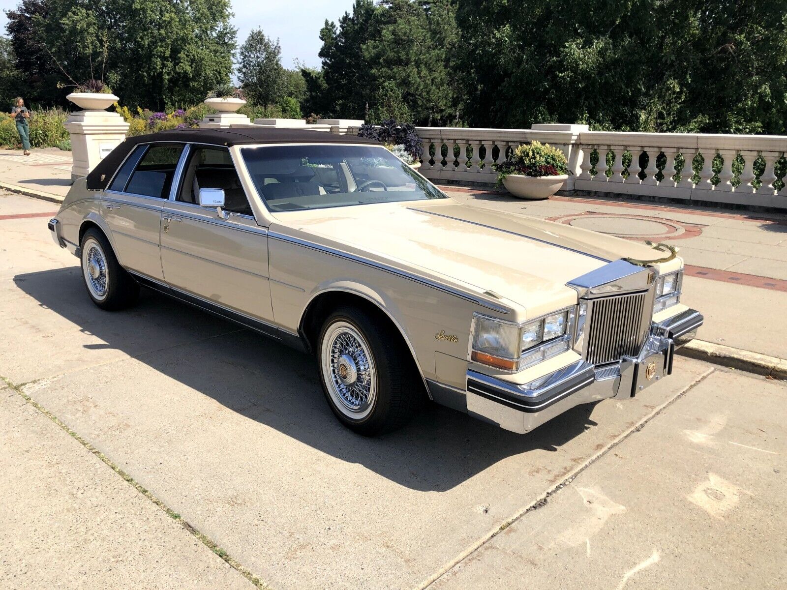 Cadillac-Seville-1985-Sedan-7