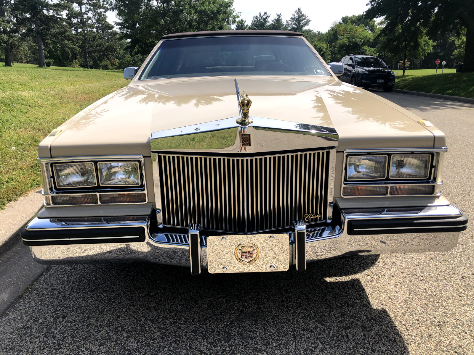 Cadillac-Seville-1985-Sedan-9