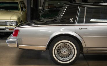 Cadillac-Seville-Elegante-1979-4-Door-Sedan-1