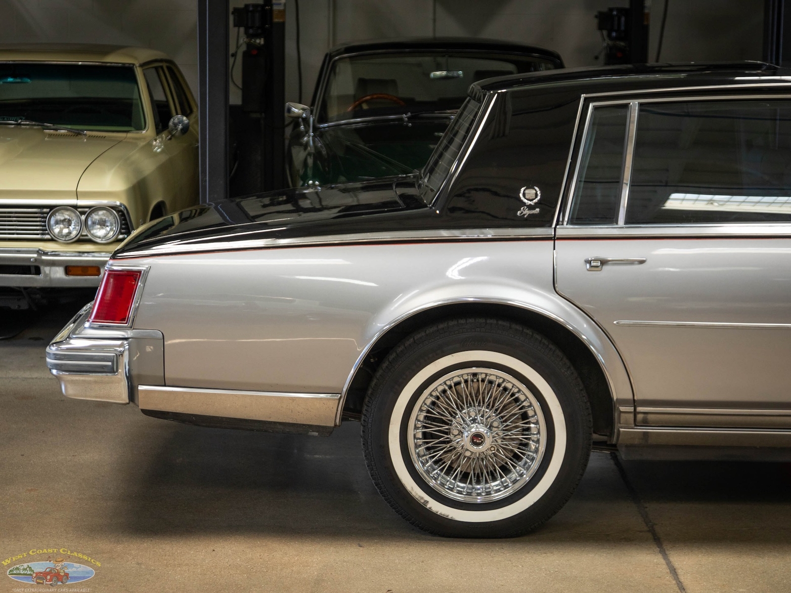 Cadillac-Seville-Elegante-1979-4-Door-Sedan-1