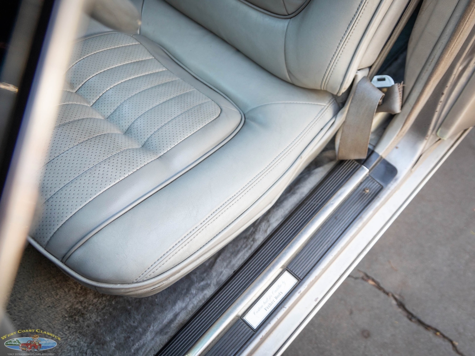Cadillac-Seville-Elegante-1979-4-Door-Sedan-28