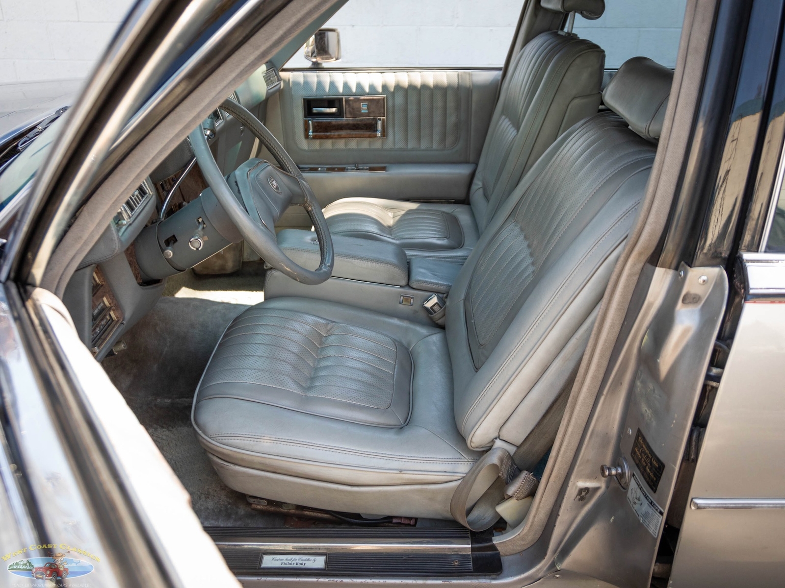 Cadillac-Seville-Elegante-1979-4-Door-Sedan-29