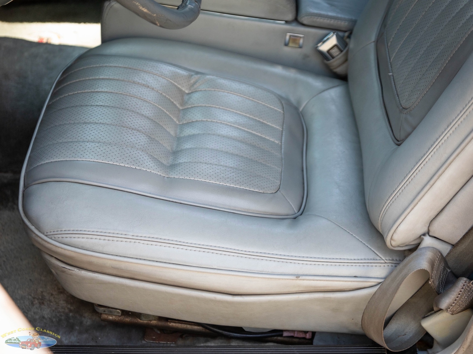 Cadillac-Seville-Elegante-1979-4-Door-Sedan-30