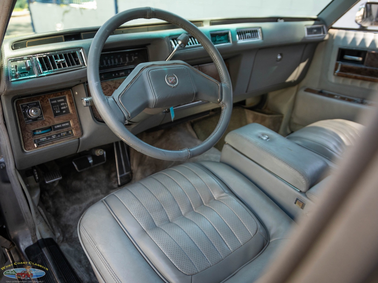 Cadillac-Seville-Elegante-1979-4-Door-Sedan-31