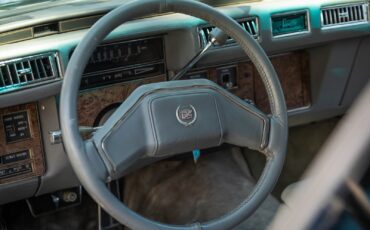 Cadillac-Seville-Elegante-1979-4-Door-Sedan-33