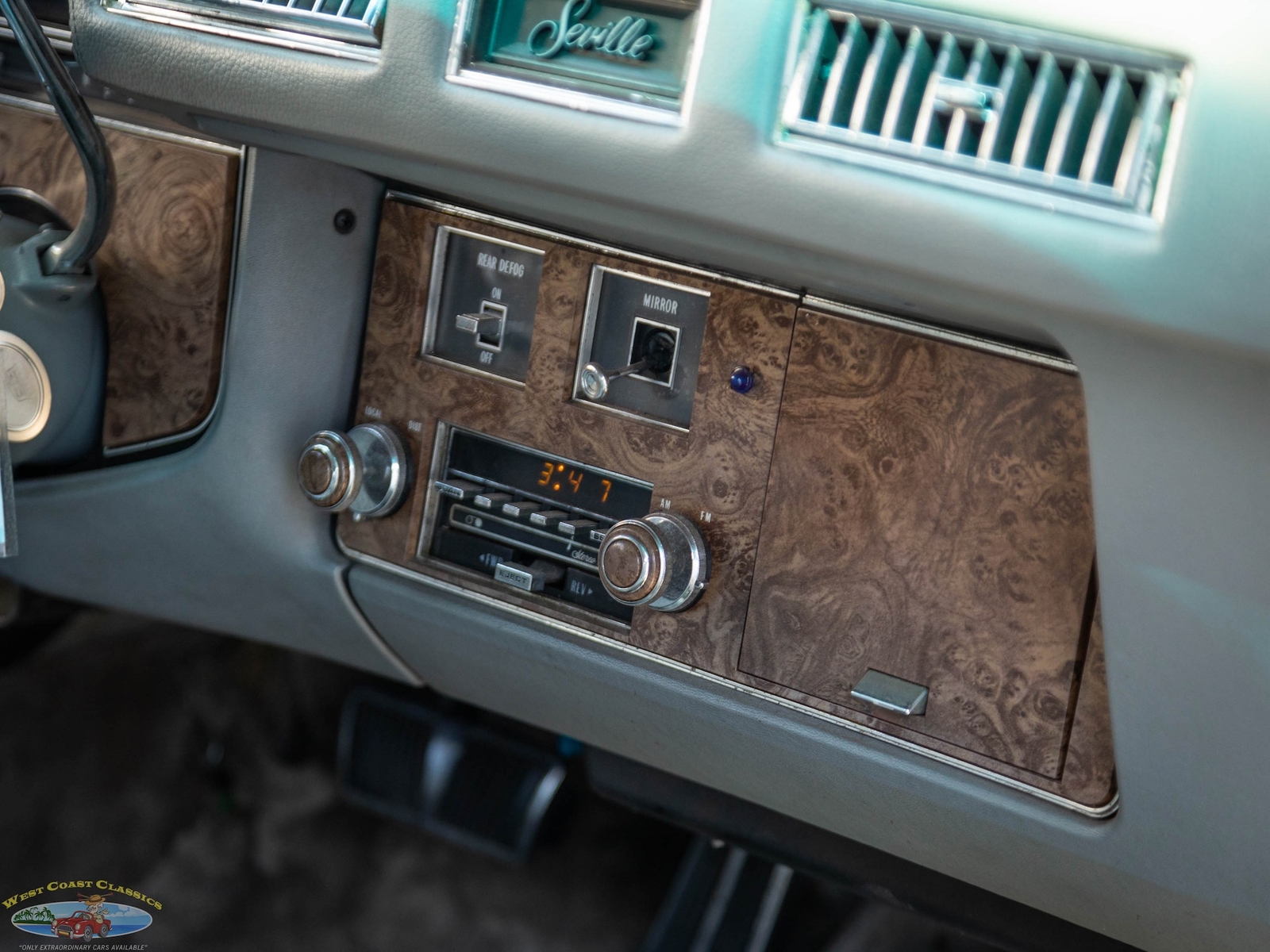 Cadillac-Seville-Elegante-1979-4-Door-Sedan-37