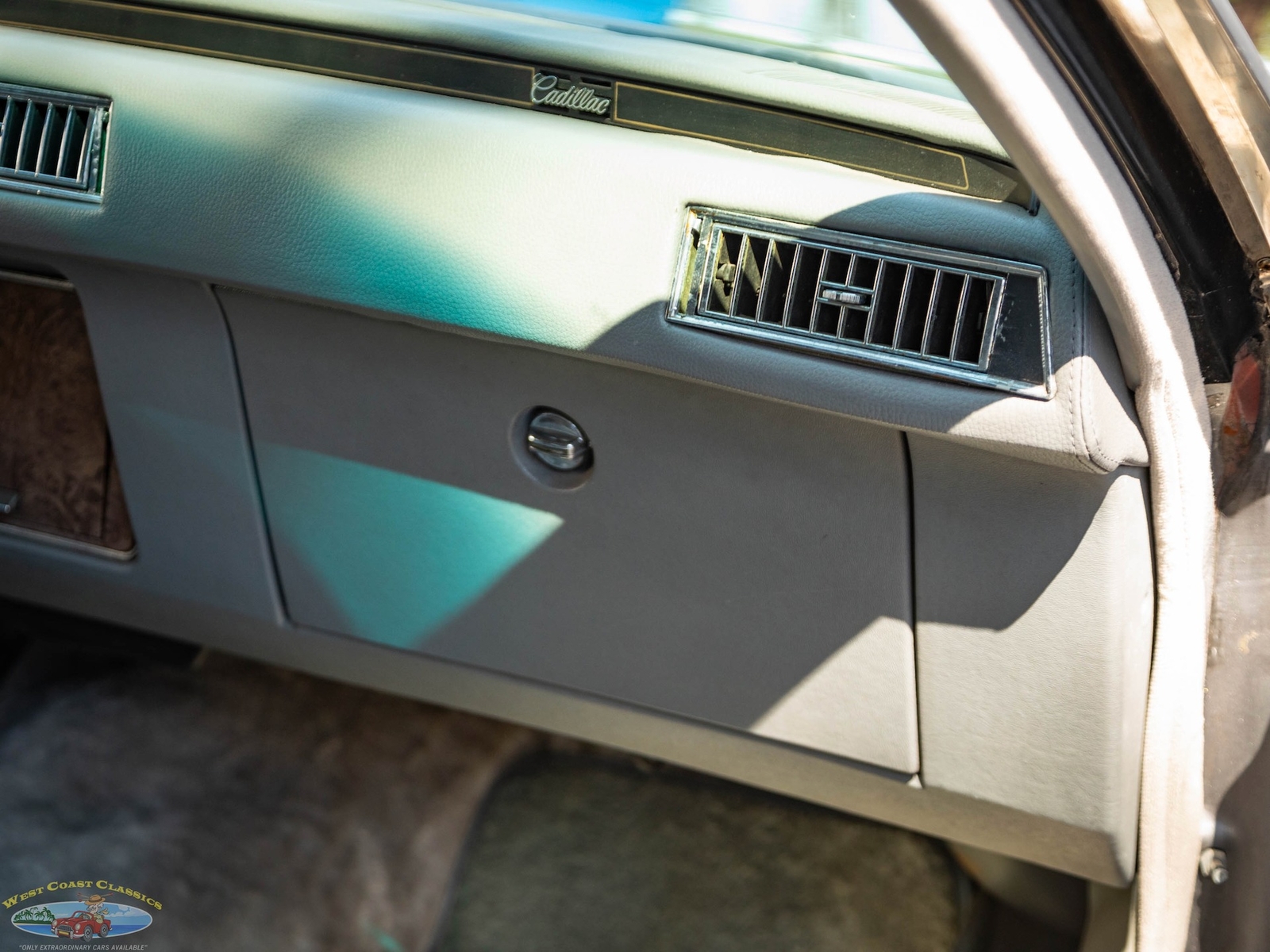 Cadillac-Seville-Elegante-1979-4-Door-Sedan-38