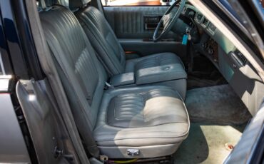 Cadillac-Seville-Elegante-1979-4-Door-Sedan-39