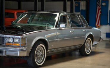 Cadillac-Seville-Elegante-1979-4-Door-Sedan-8
