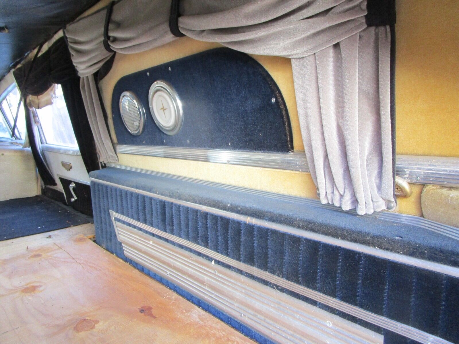 Cadillac-Superior-1958-Hearse-26