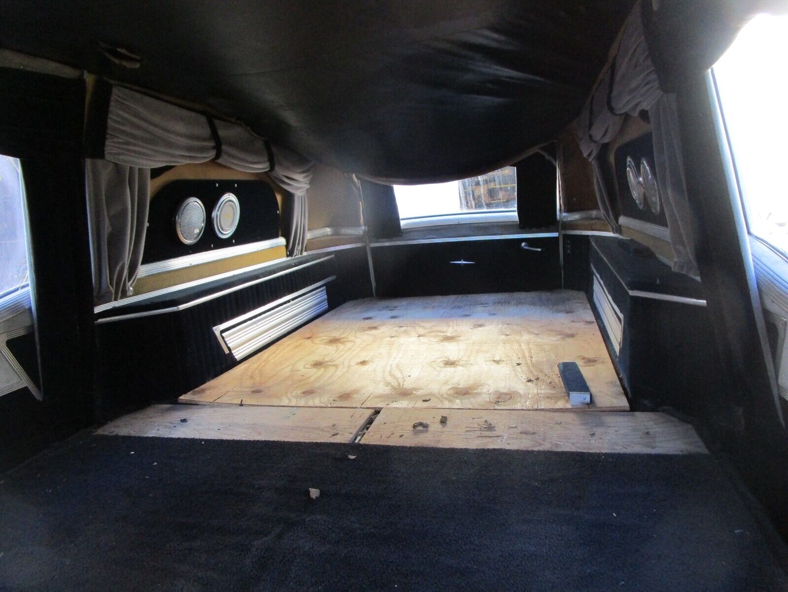Cadillac-Superior-1958-Hearse-27