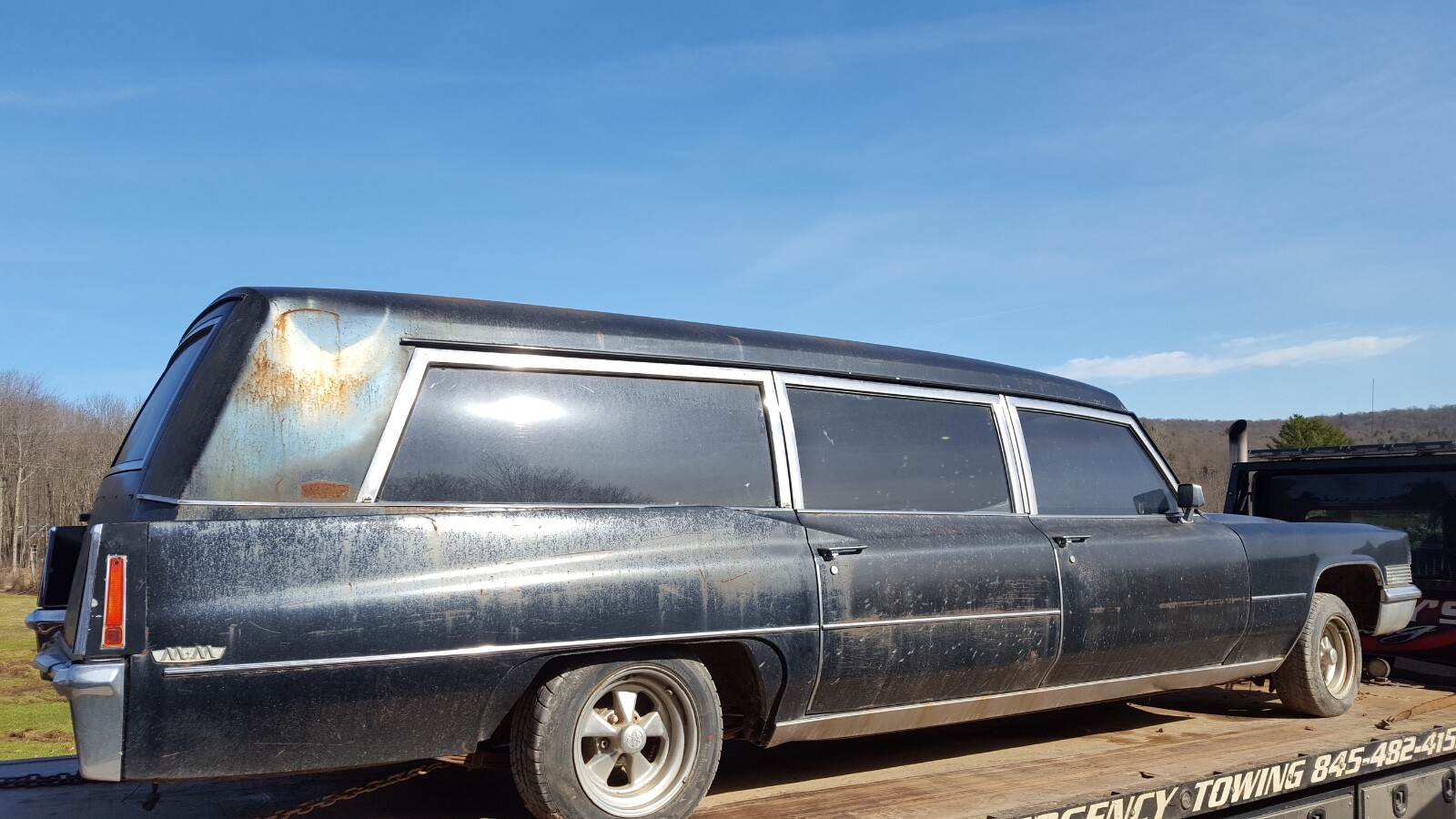 Cadillac-hearse-1970-2