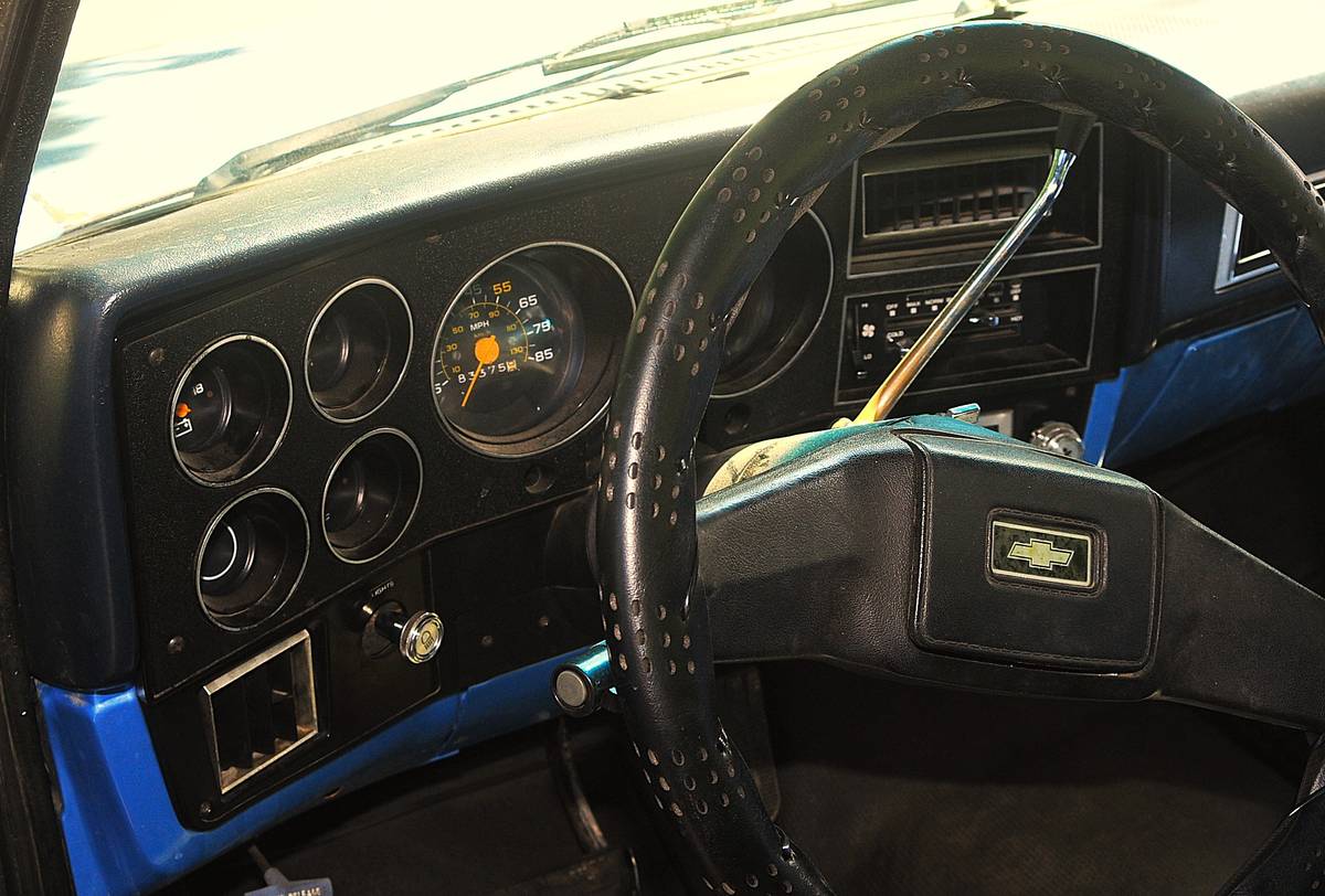 Chevrolet-12-ton-1985-silver-4