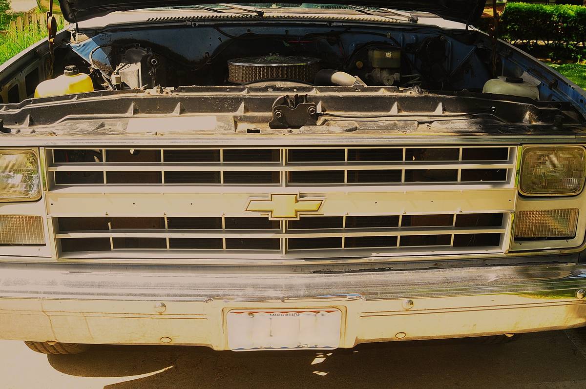 Chevrolet-12-ton-1985-silver-7