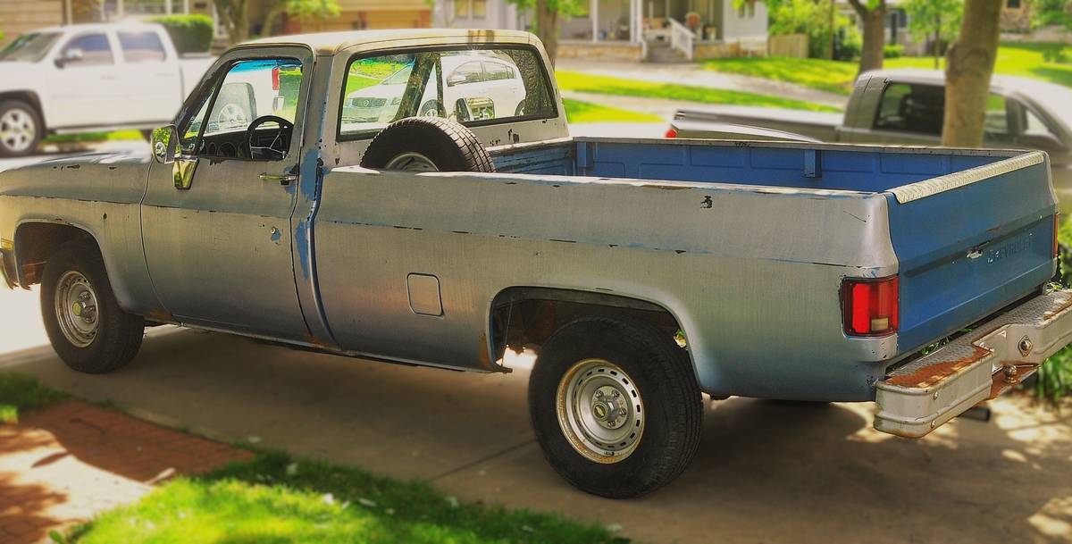 Chevrolet-12-ton-1985-silver
