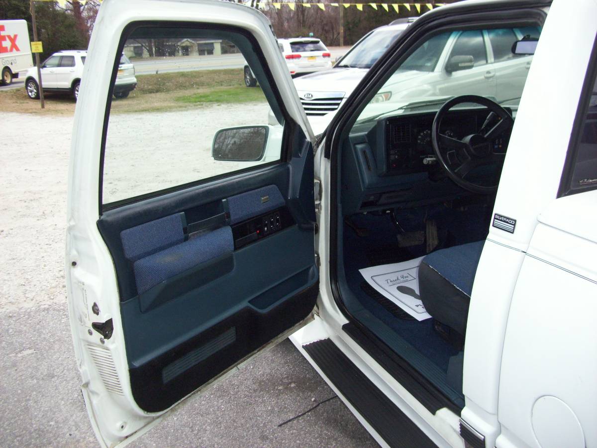 Chevrolet-1500-1988-white-10