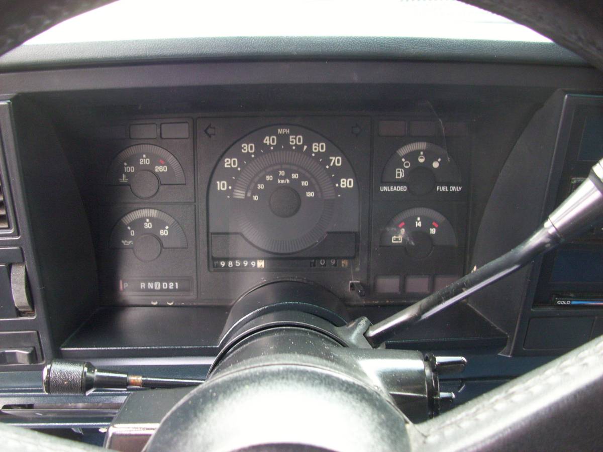 Chevrolet-1500-1988-white-14