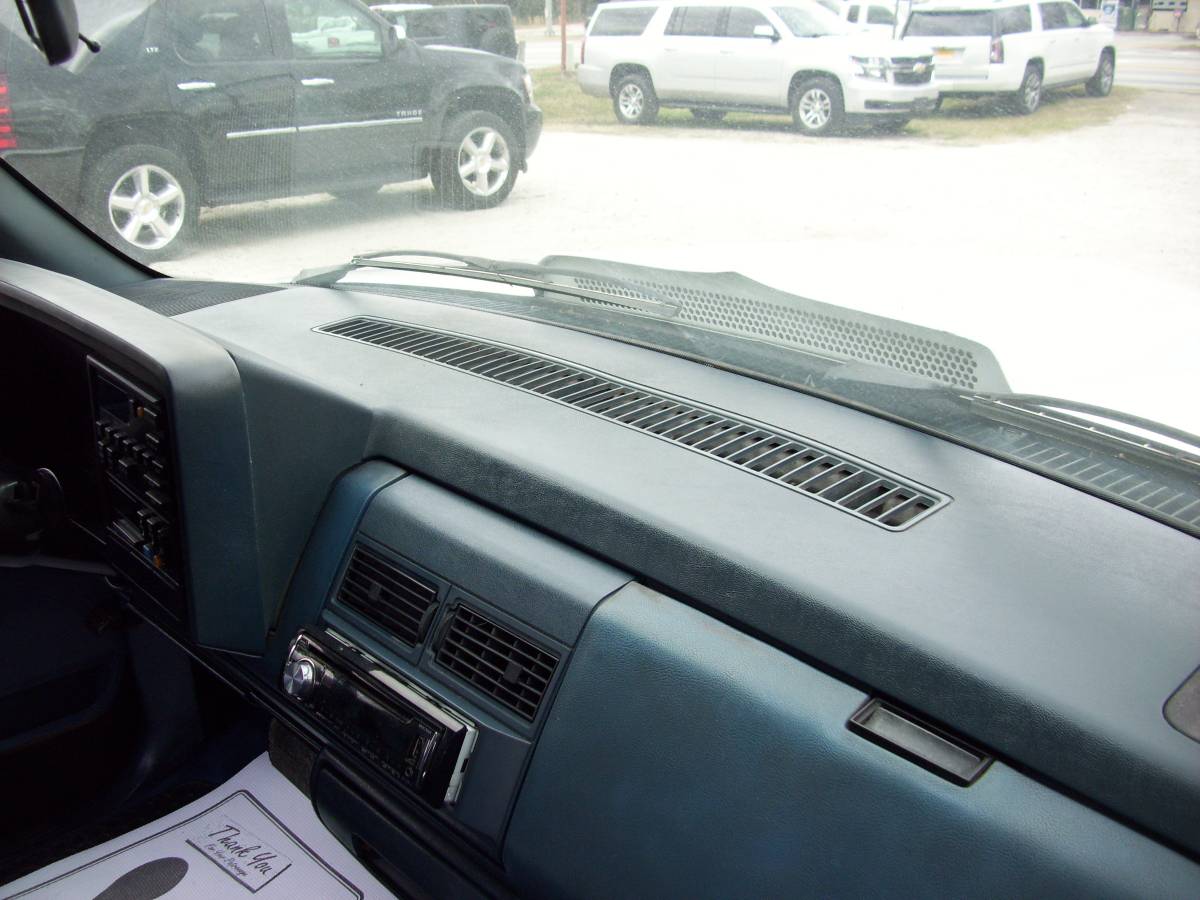 Chevrolet-1500-1988-white-17