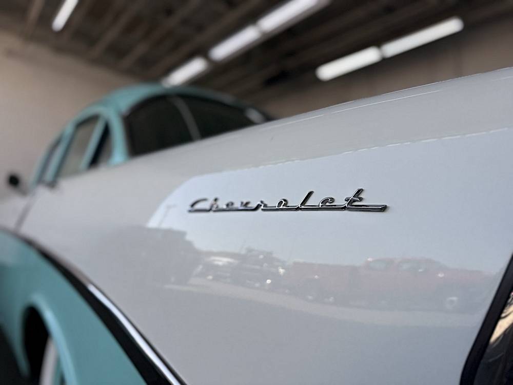 Chevrolet-1956-green-7