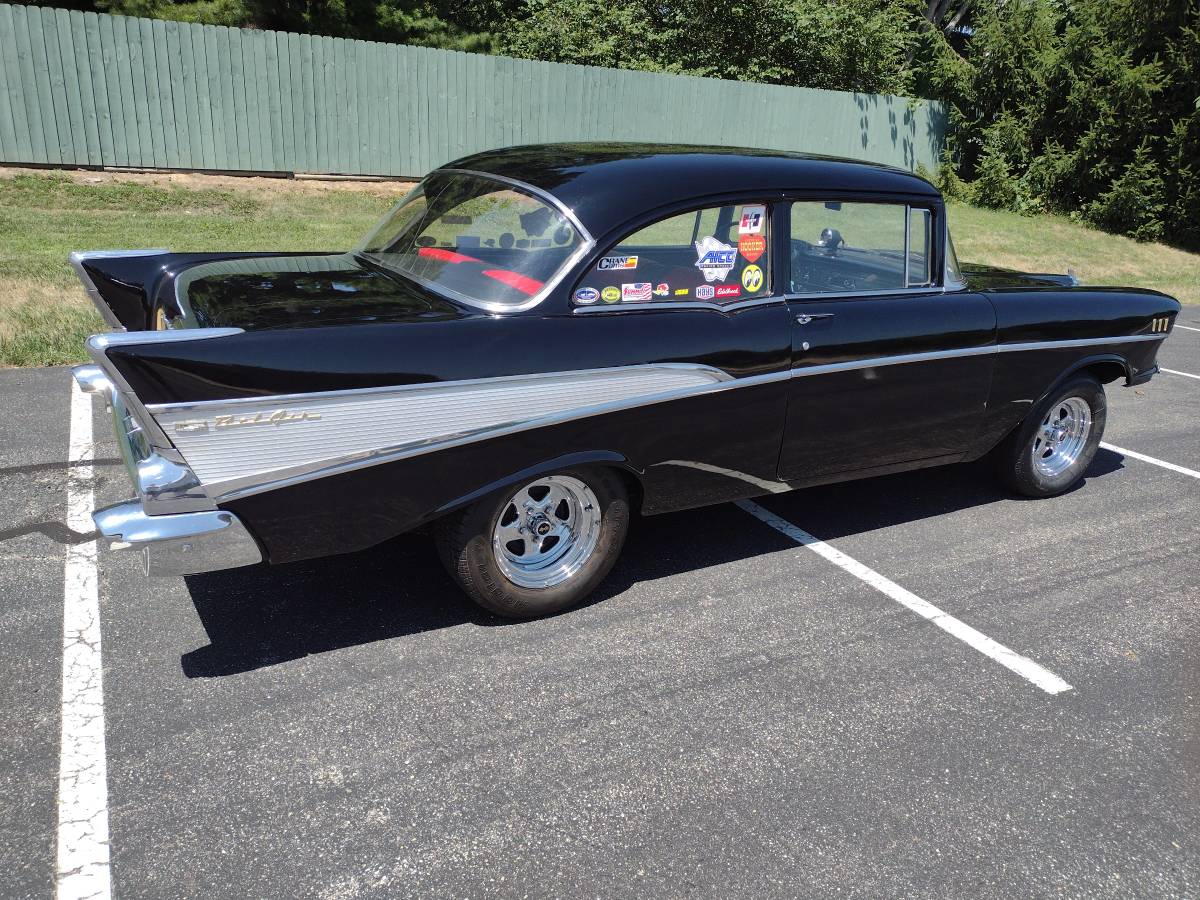 Chevrolet   1957 black