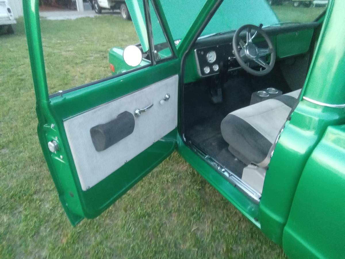 Chevrolet-1968-green-7