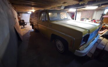 Chevrolet-1974-yellow-2