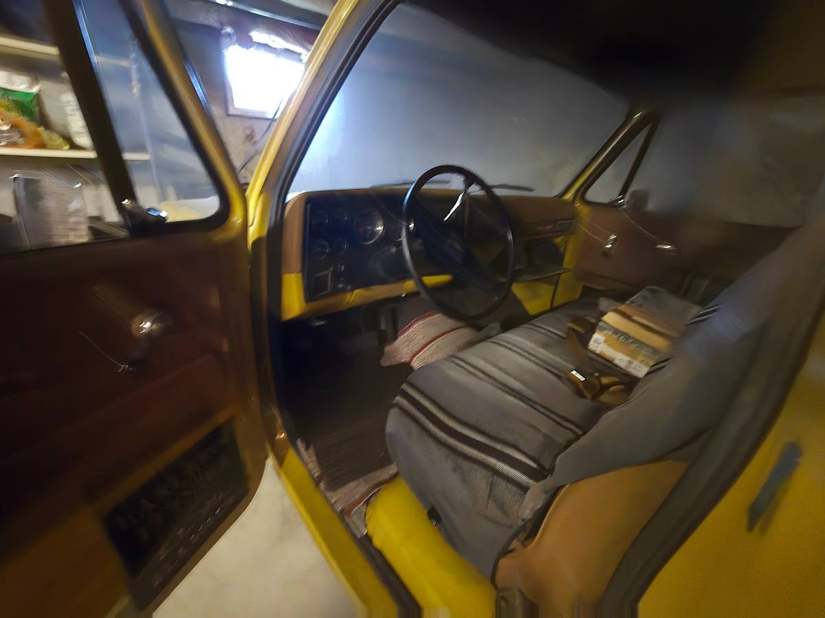 Chevrolet-1974-yellow-4