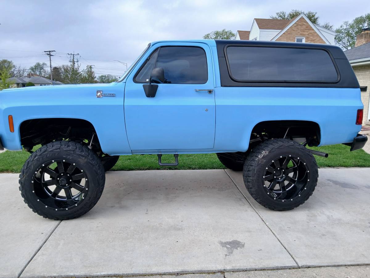 Chevrolet-1976-2