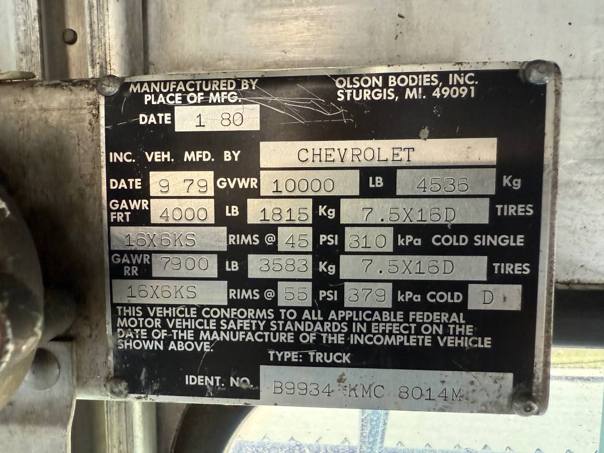 Chevrolet-1980-blue-13