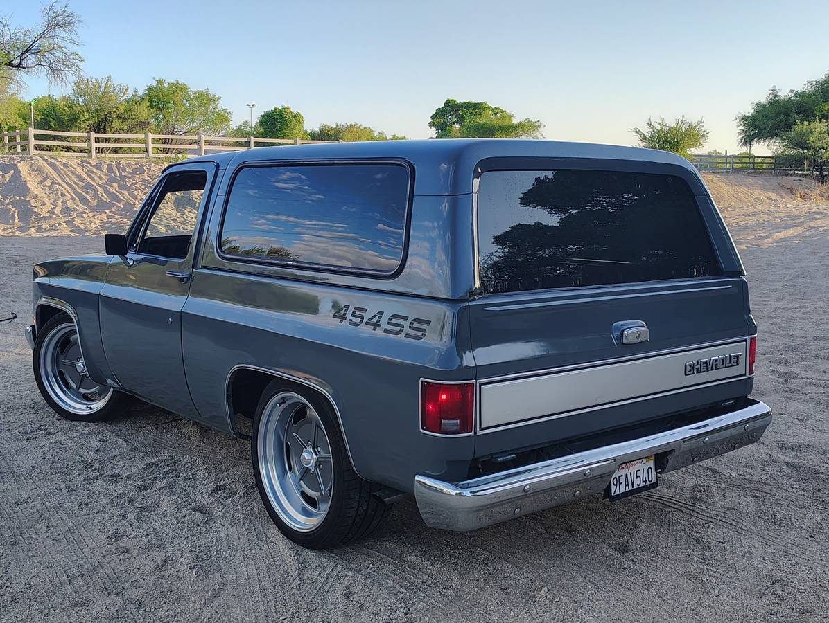Chevrolet-1986-grey-2