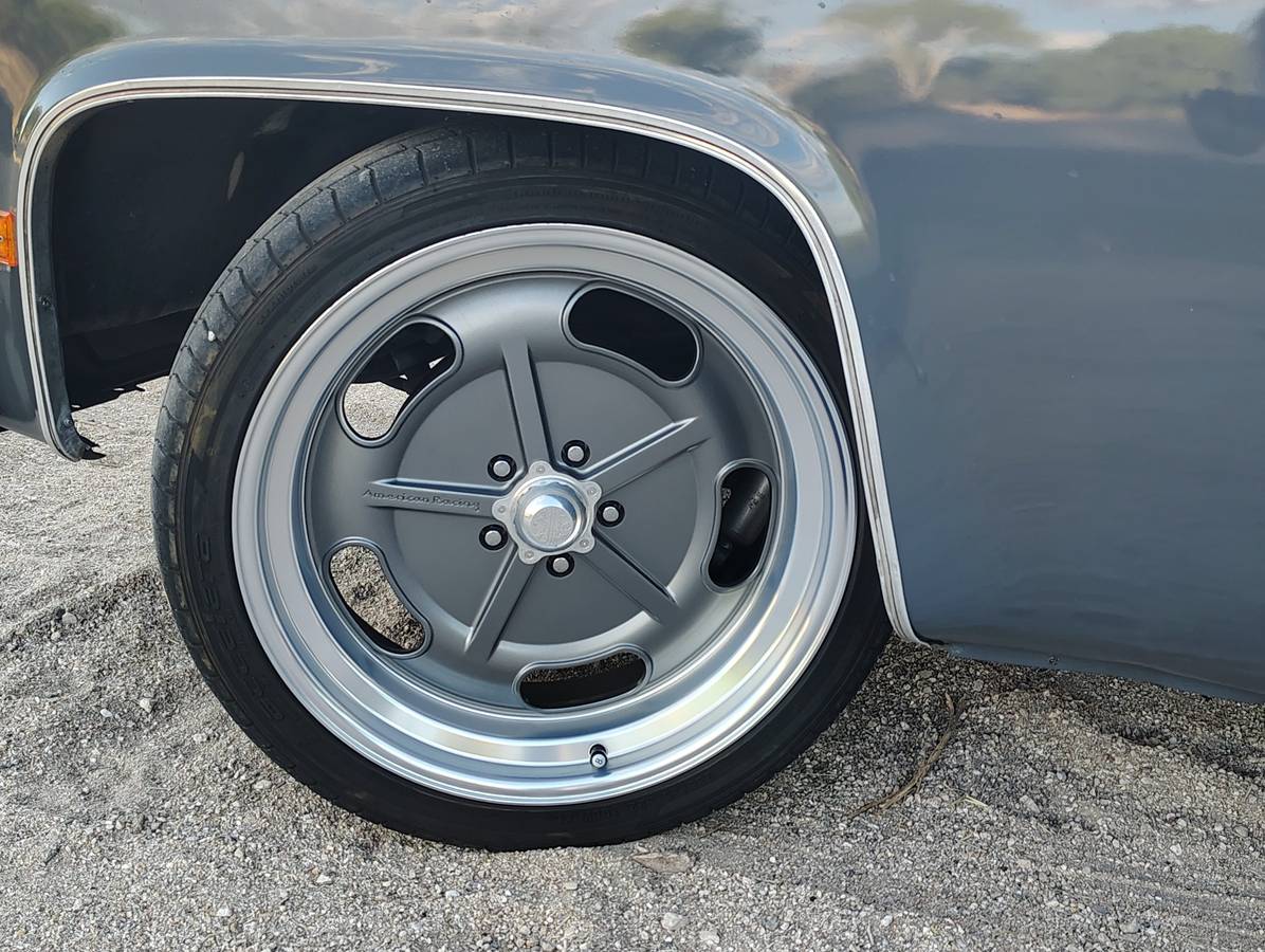 Chevrolet-1986-grey-3